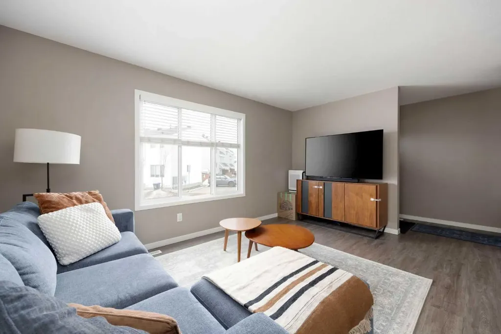 711 Beacon Hill Drive Fort Mcmurray AB T9H 3R5