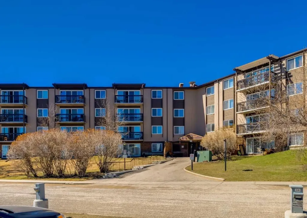 8948 Elbow Drive SW Calgary AB T2V 0H9