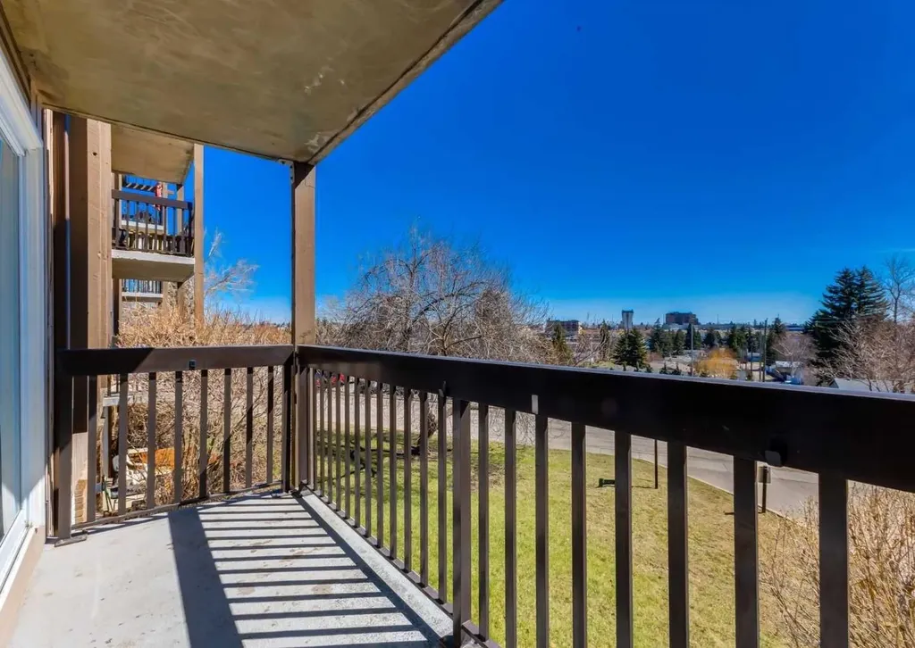 8948 Elbow Drive SW Calgary AB T2V 0H9