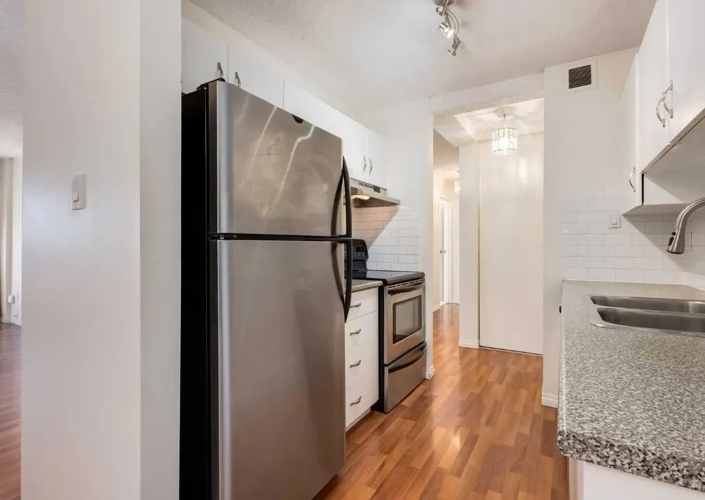 8948 Elbow Drive SW Calgary AB T2V 0H9