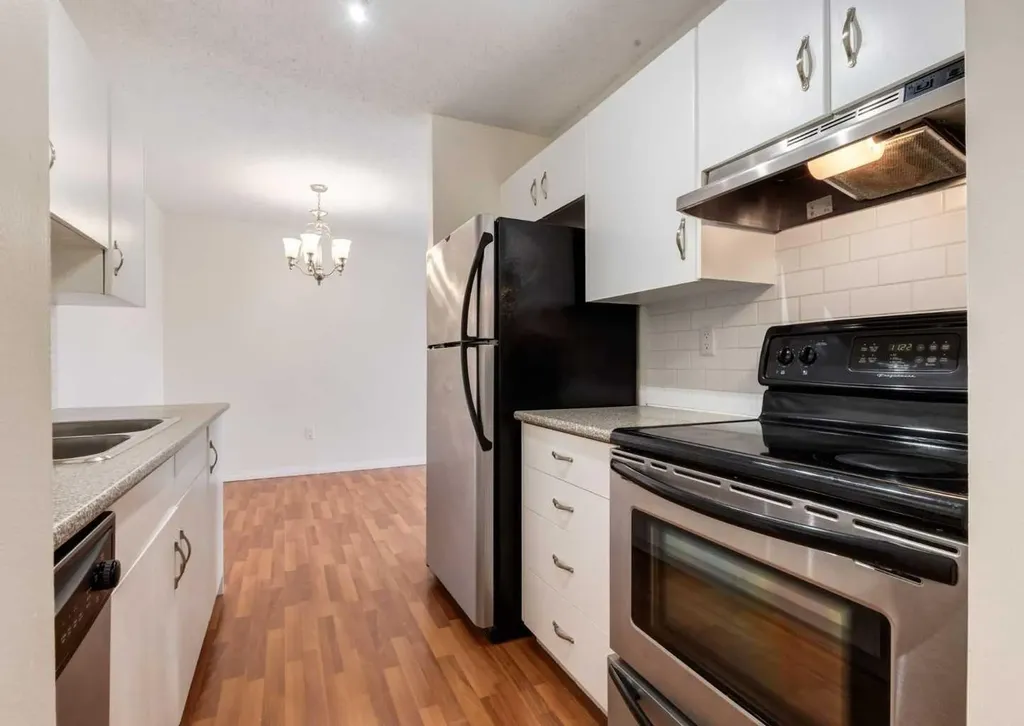 8948 Elbow Drive SW Calgary AB T2V 0H9
