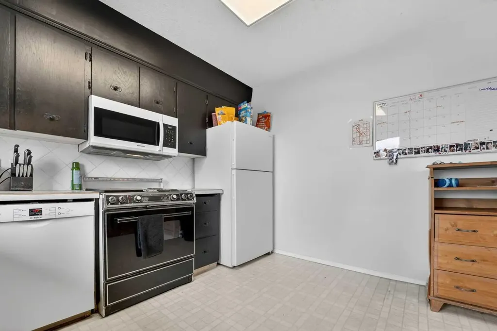 943 East Avenue Pincher Creek AB T0K 1W0