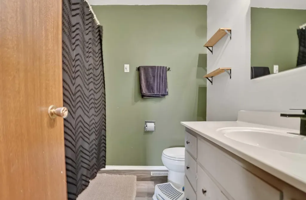 943 East Avenue Pincher Creek AB T0K 1W0