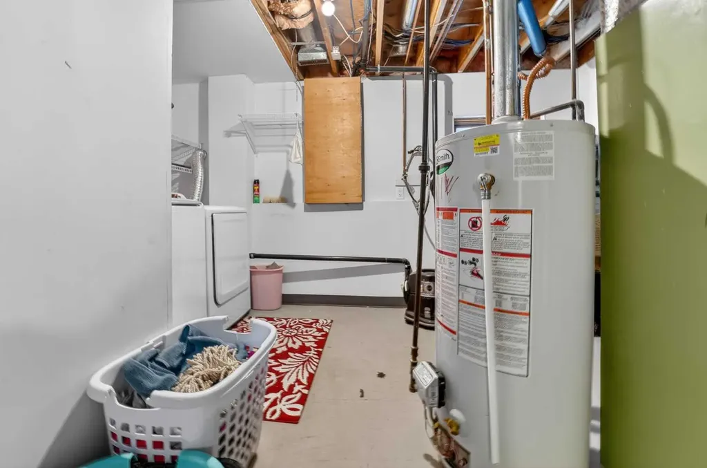 943 East Avenue Pincher Creek AB T0K 1W0