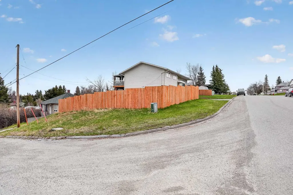 943 East Avenue Pincher Creek AB T0K 1W0