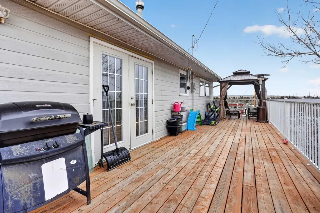 943 East Avenue Pincher Creek AB T0K 1W0