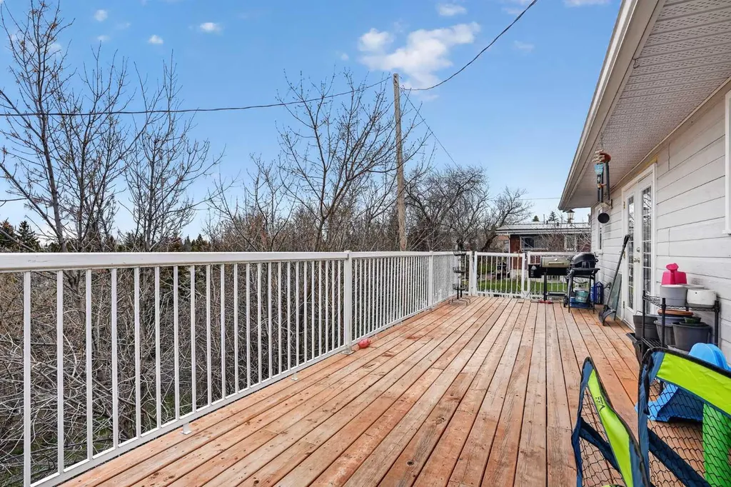 943 East Avenue Pincher Creek AB T0K 1W0