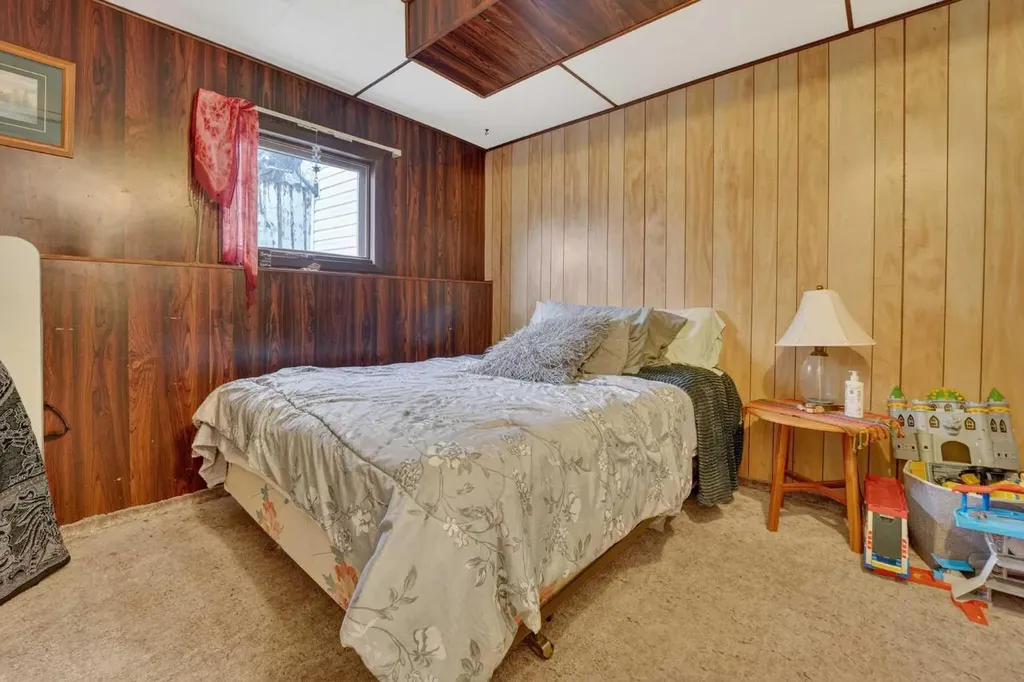 943 East Avenue Pincher Creek AB T0K 1W0