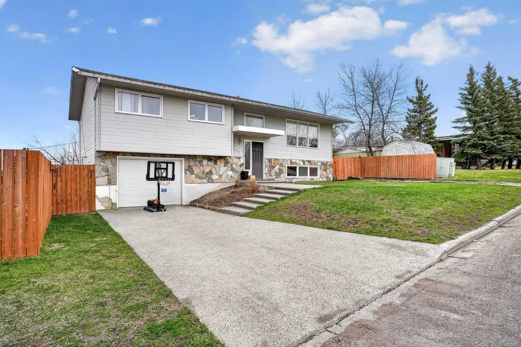 943 East Avenue Pincher Creek AB T0K 1W0