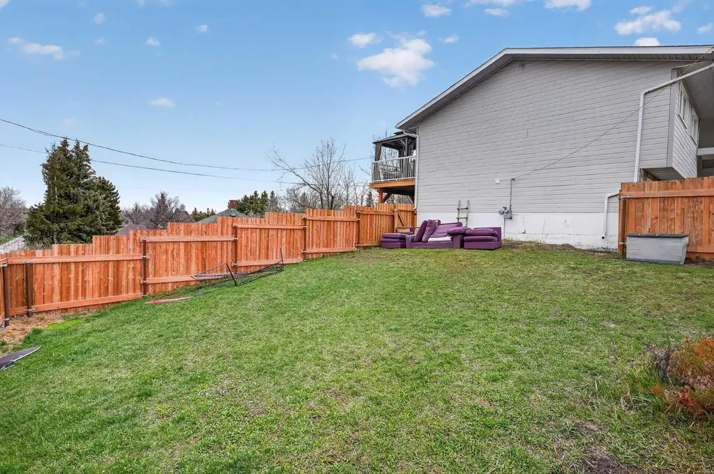 943 East Avenue Pincher Creek AB T0K 1W0