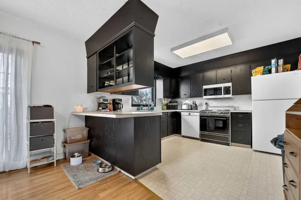 943 East Avenue Pincher Creek AB T0K 1W0
