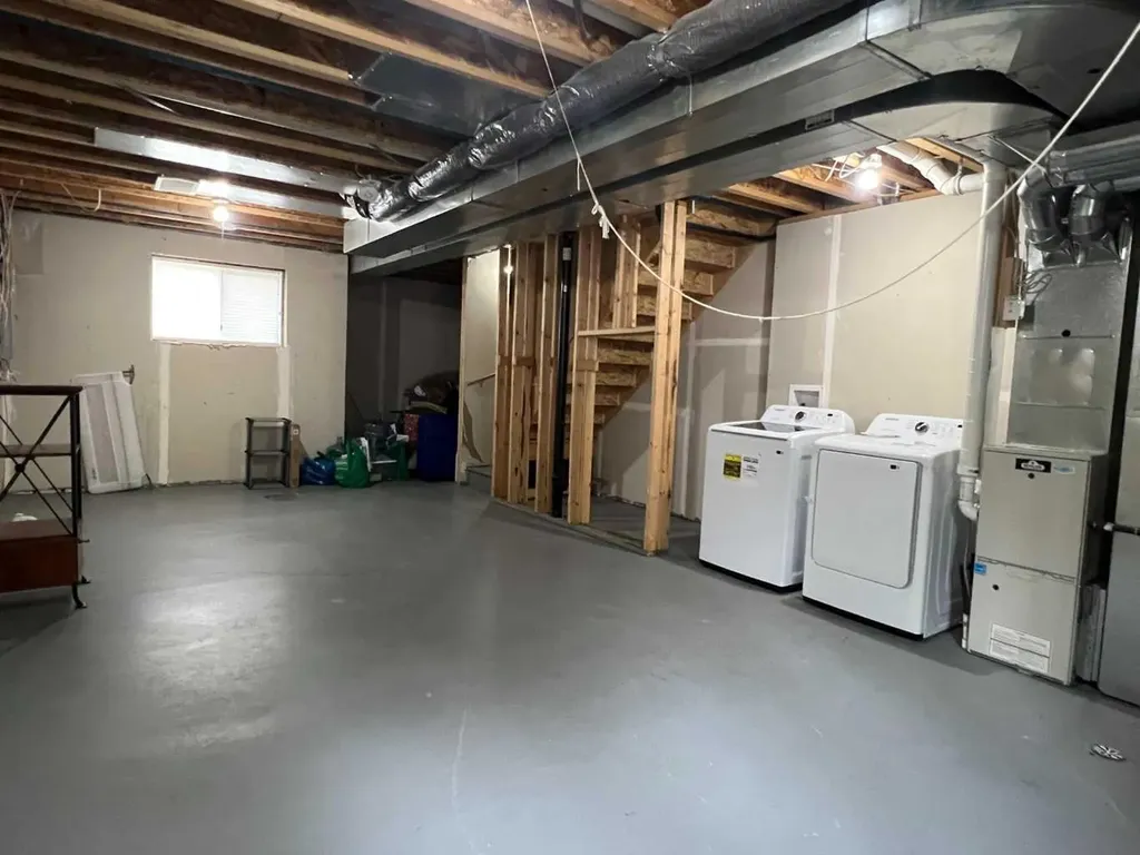 624 41 Street Edson AB T7E 1A4