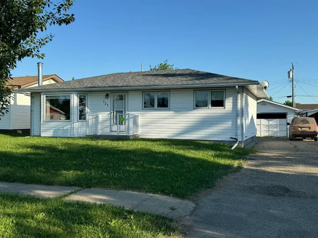 121 2 Avenue Falher AB T0H 1M0