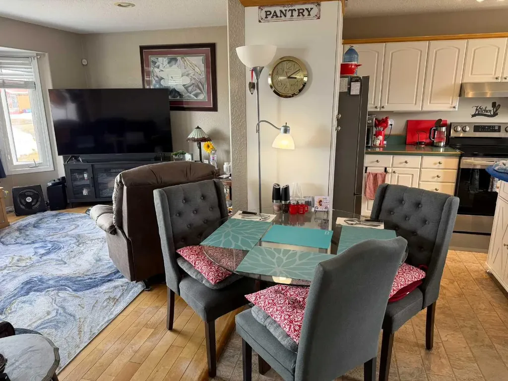 121 2 Avenue Falher AB T0H 1M0