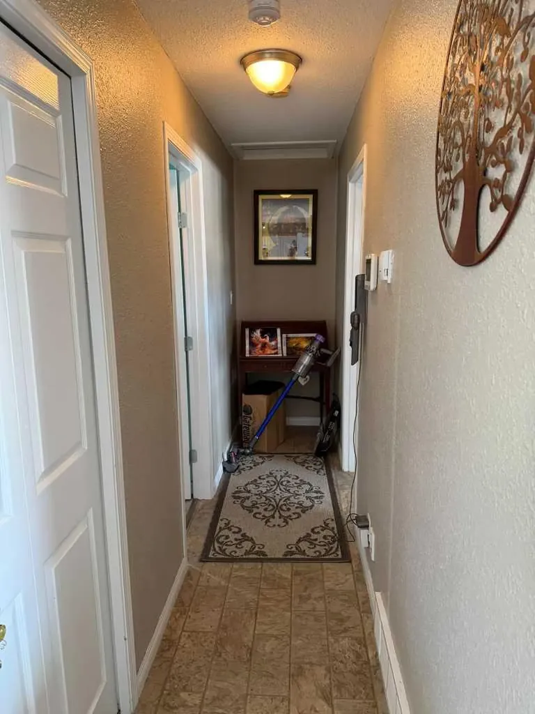 121 2 Avenue Falher AB T0H 1M0