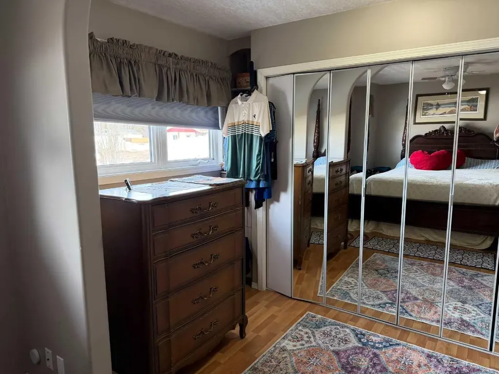 121 2 Avenue Falher AB T0H 1M0