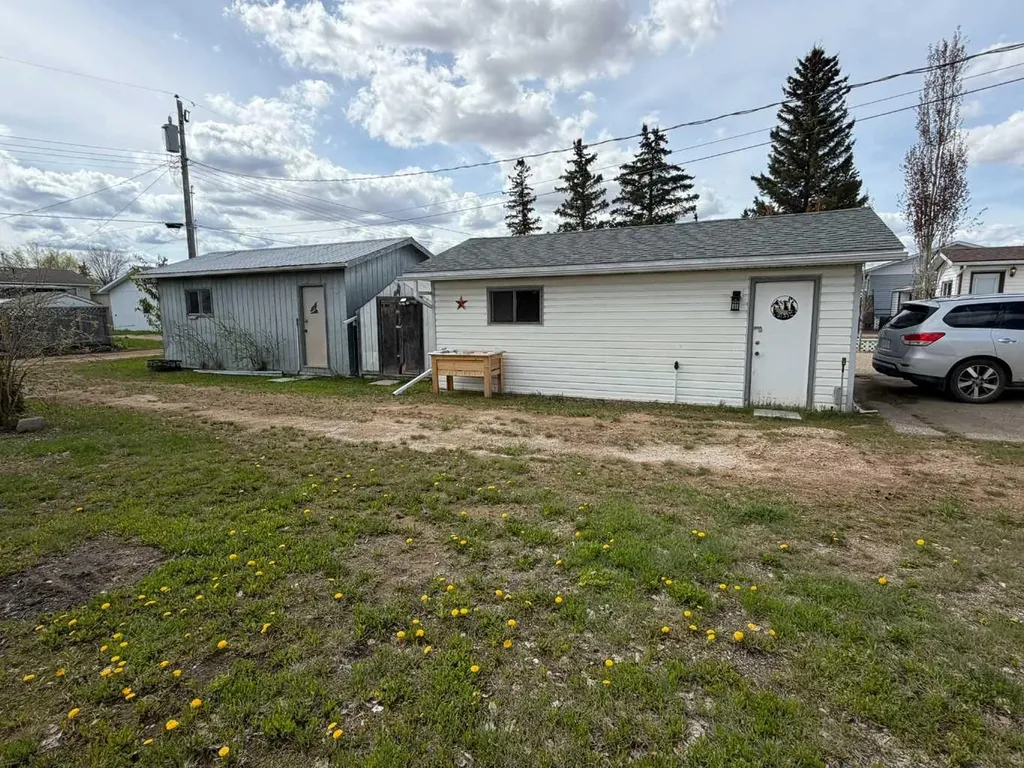 121 2 Avenue Falher AB T0H 1M0