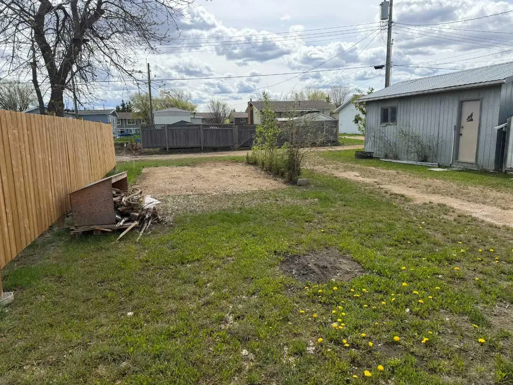 121 2 Avenue Falher AB T0H 1M0