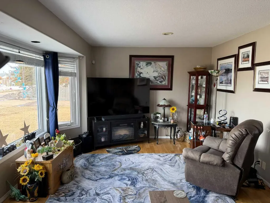 121 2 Avenue Falher AB T0H 1M0