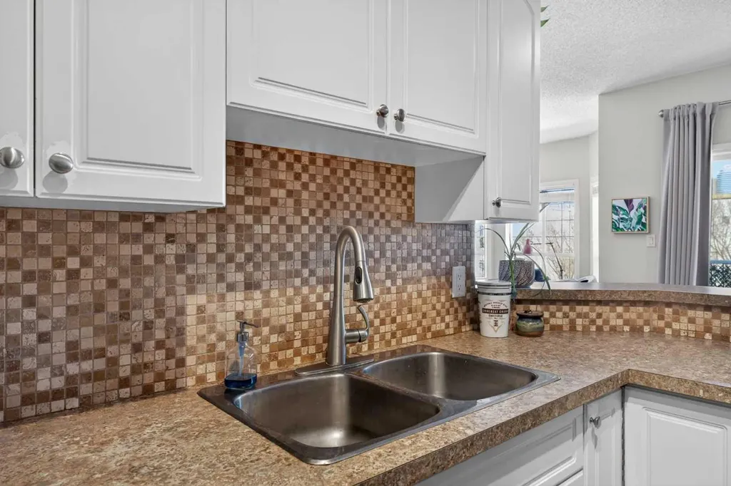 44 6a Street NE Calgary AB T2E4A3