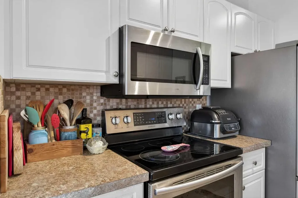 44 6a Street NE Calgary AB T2E4A3
