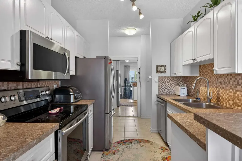 44 6a Street NE Calgary AB T2E4A3