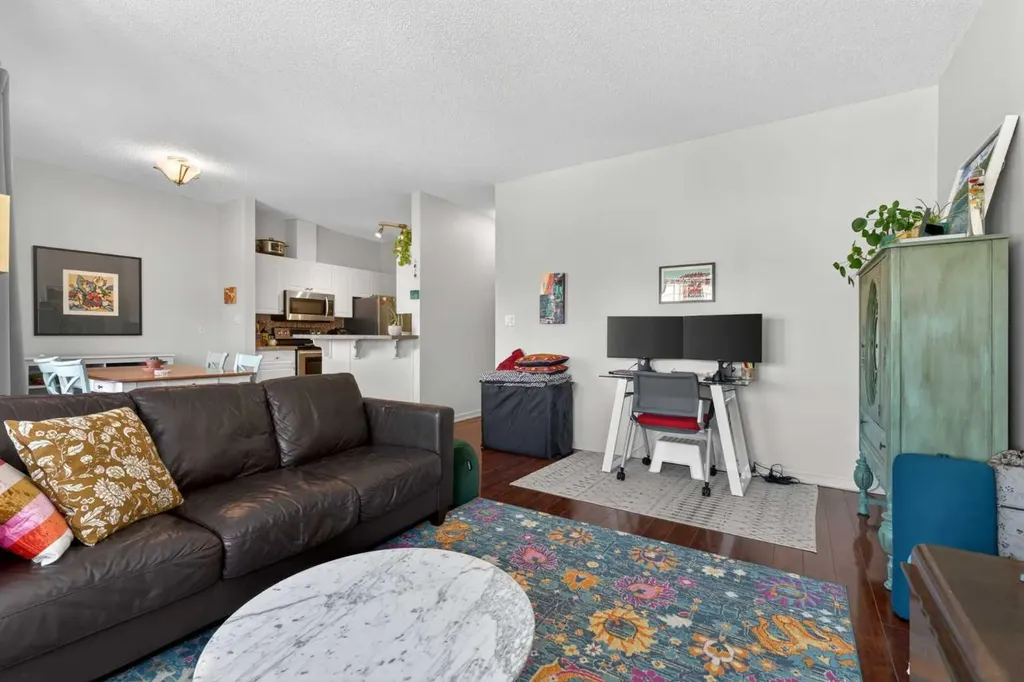 44 6a Street NE Calgary AB T2E4A3