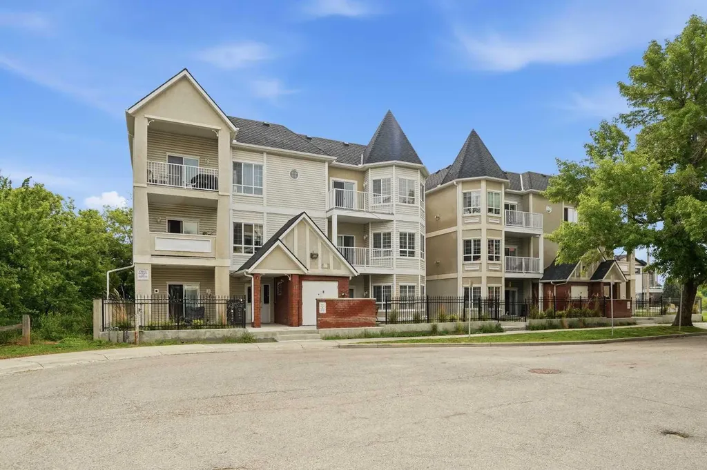 44 6a Street NE Calgary AB T2E4A3