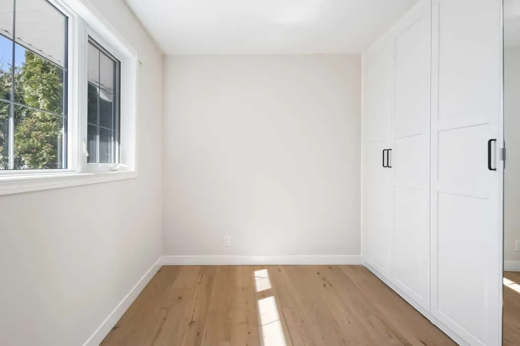 811 Seattle Drive SW Calgary AB T2W 0M9