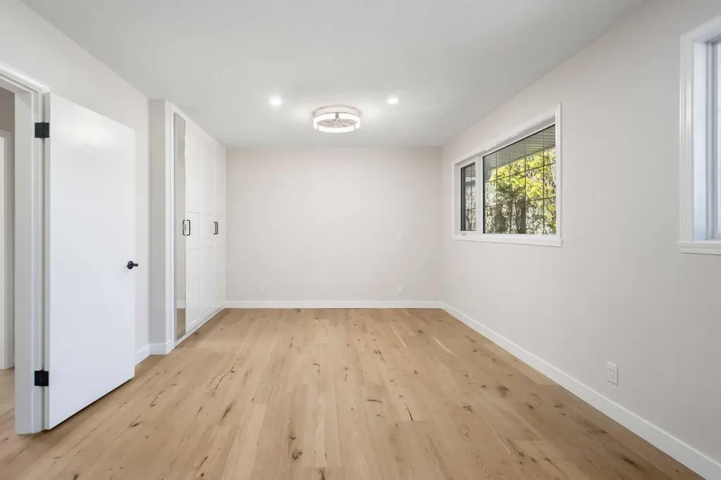 811 Seattle Drive SW Calgary AB T2W 0M9
