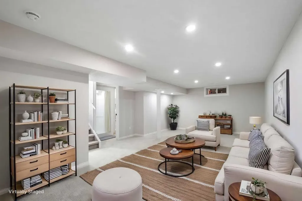811 Seattle Drive SW Calgary AB T2W 0M9