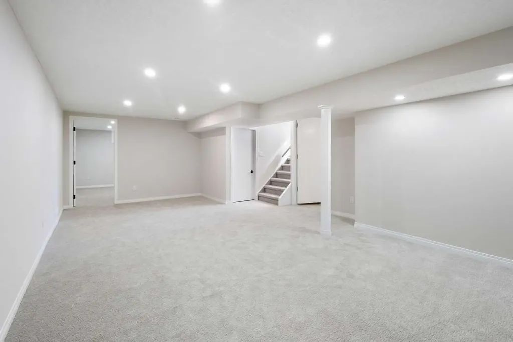 811 Seattle Drive SW Calgary AB T2W 0M9
