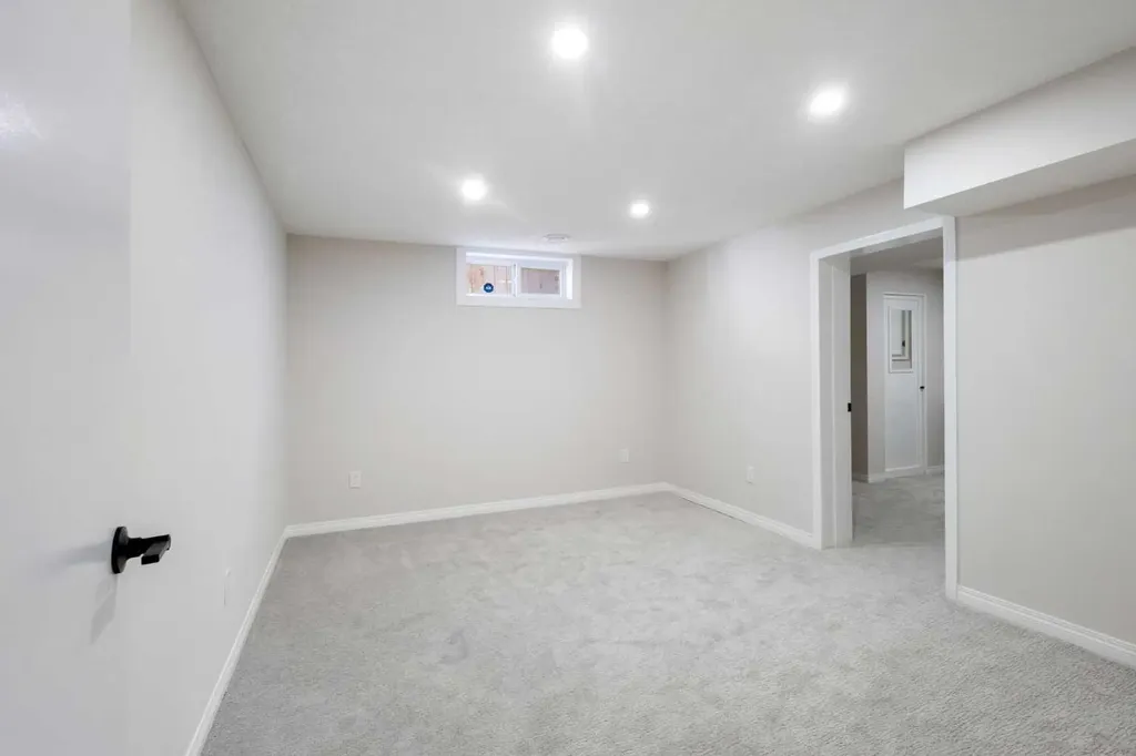 811 Seattle Drive SW Calgary AB T2W 0M9