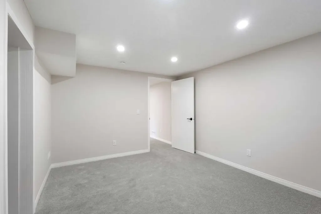 811 Seattle Drive SW Calgary AB T2W 0M9