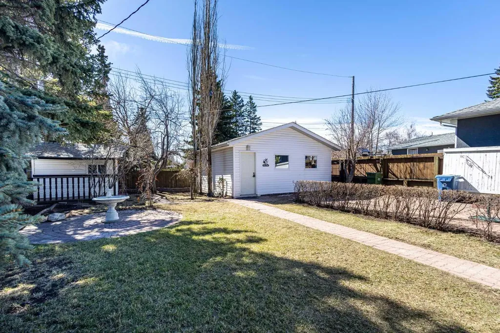 811 Seattle Drive SW Calgary AB T2W 0M9