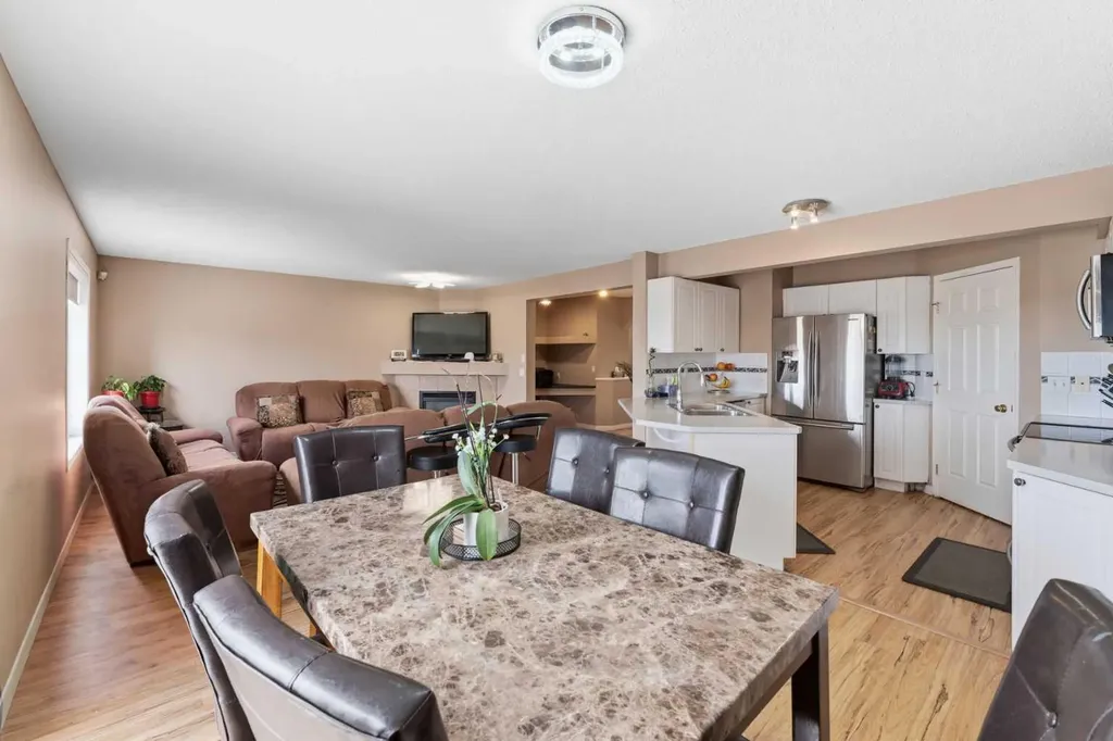 21 Panamount Crescent NW Calgary AB T3K 5L7