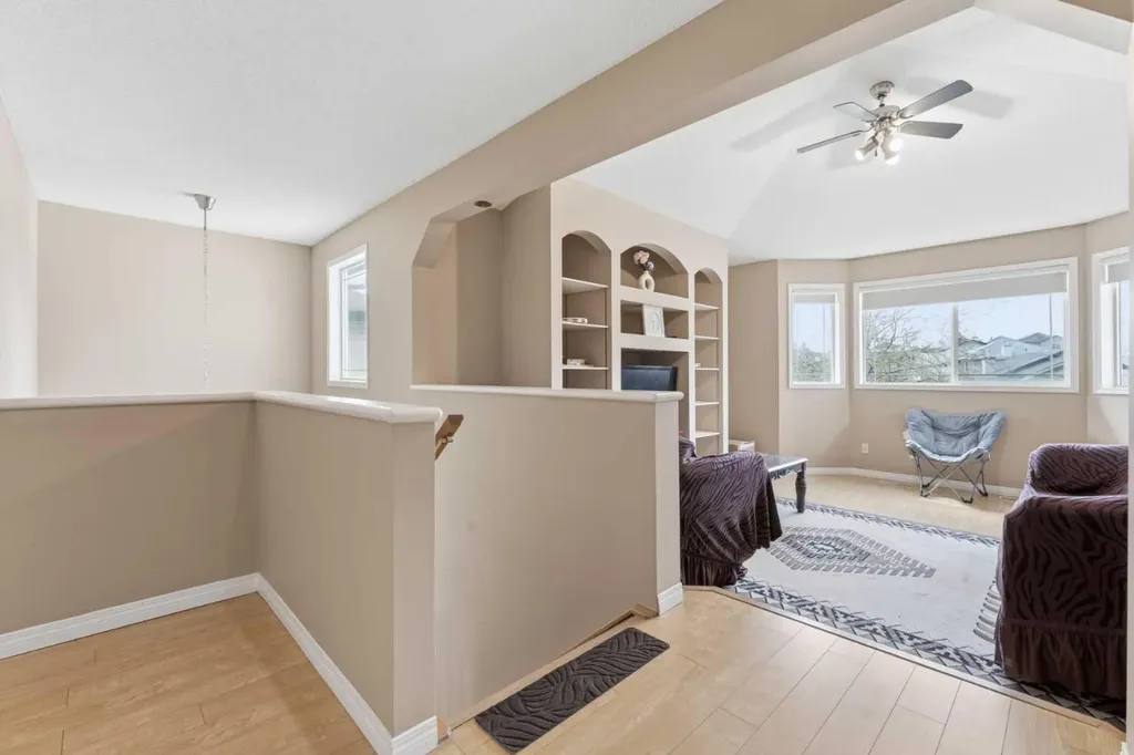 21 Panamount Crescent NW Calgary AB T3K 5L7