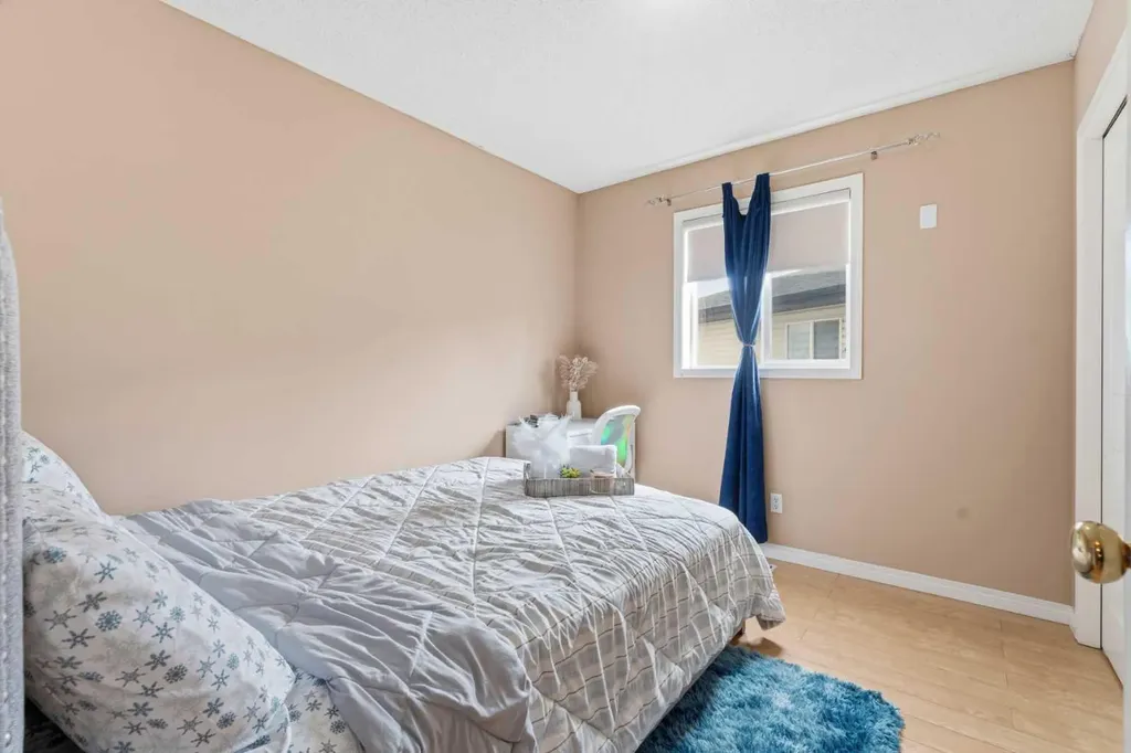 21 Panamount Crescent NW Calgary AB T3K 5L7