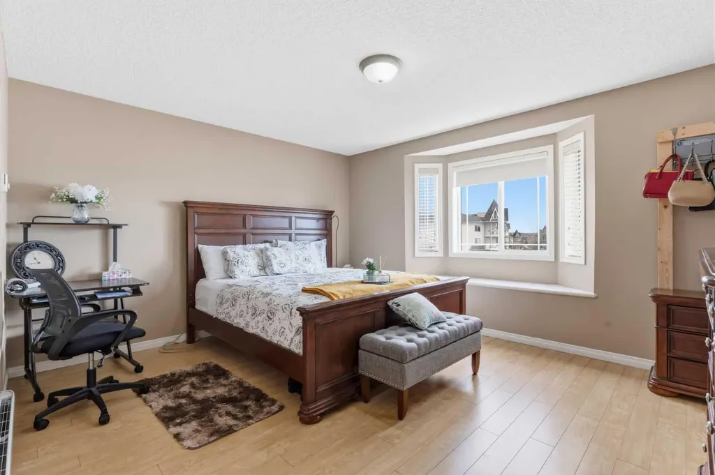 21 Panamount Crescent NW Calgary AB T3K 5L7