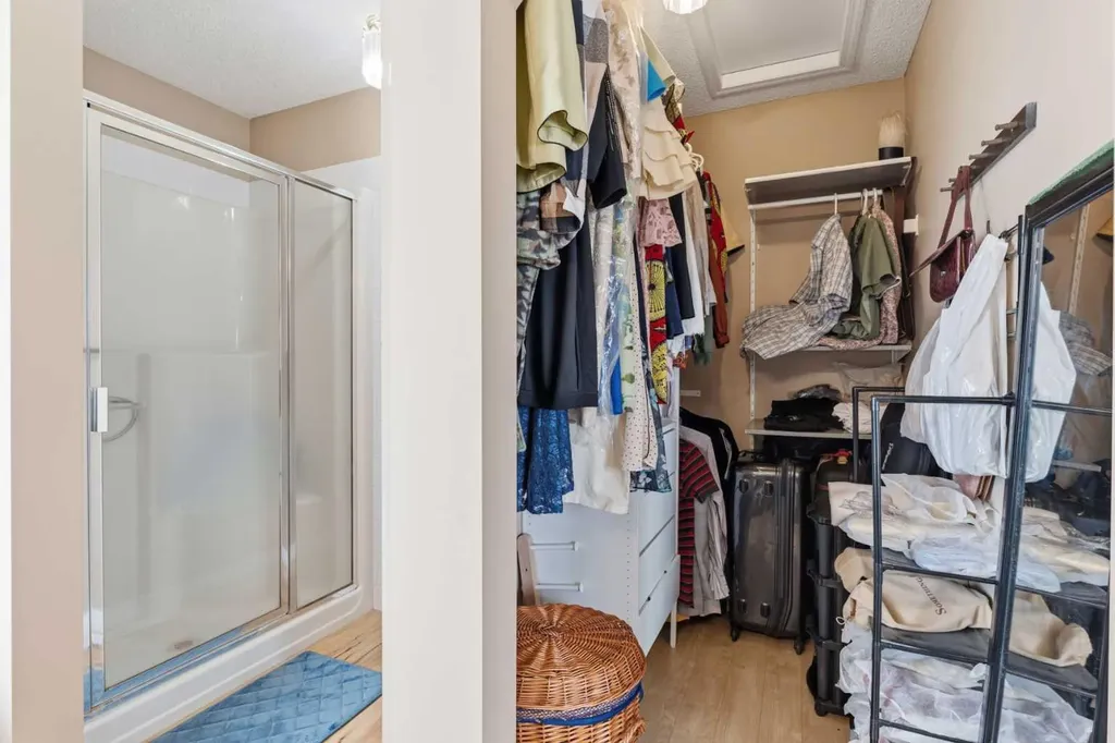 21 Panamount Crescent NW Calgary AB T3K 5L7