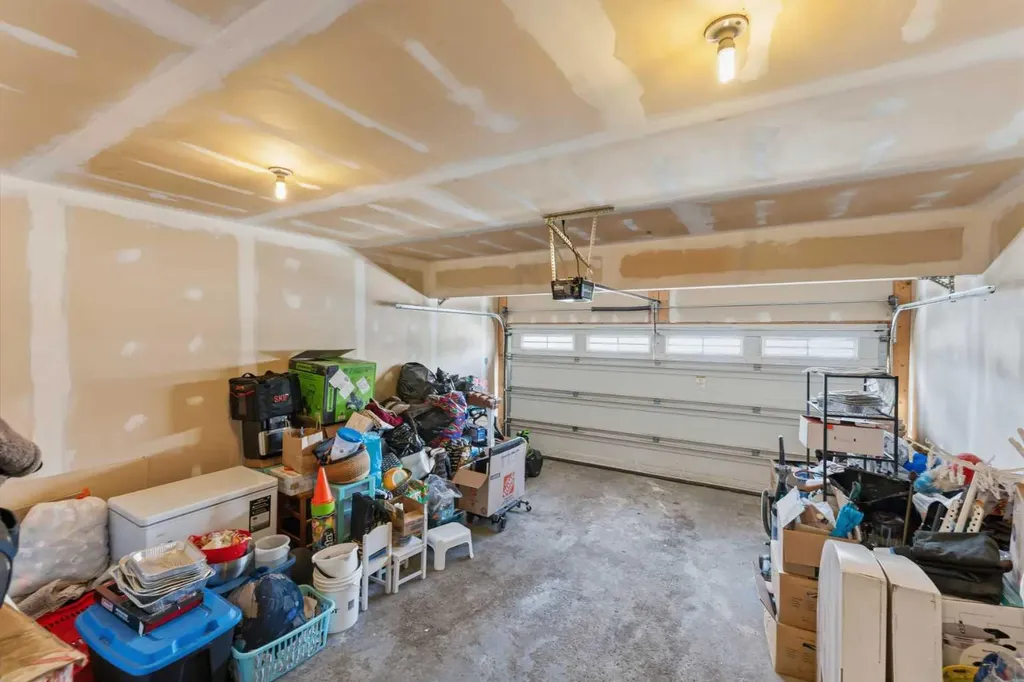 21 Panamount Crescent NW Calgary AB T3K 5L7