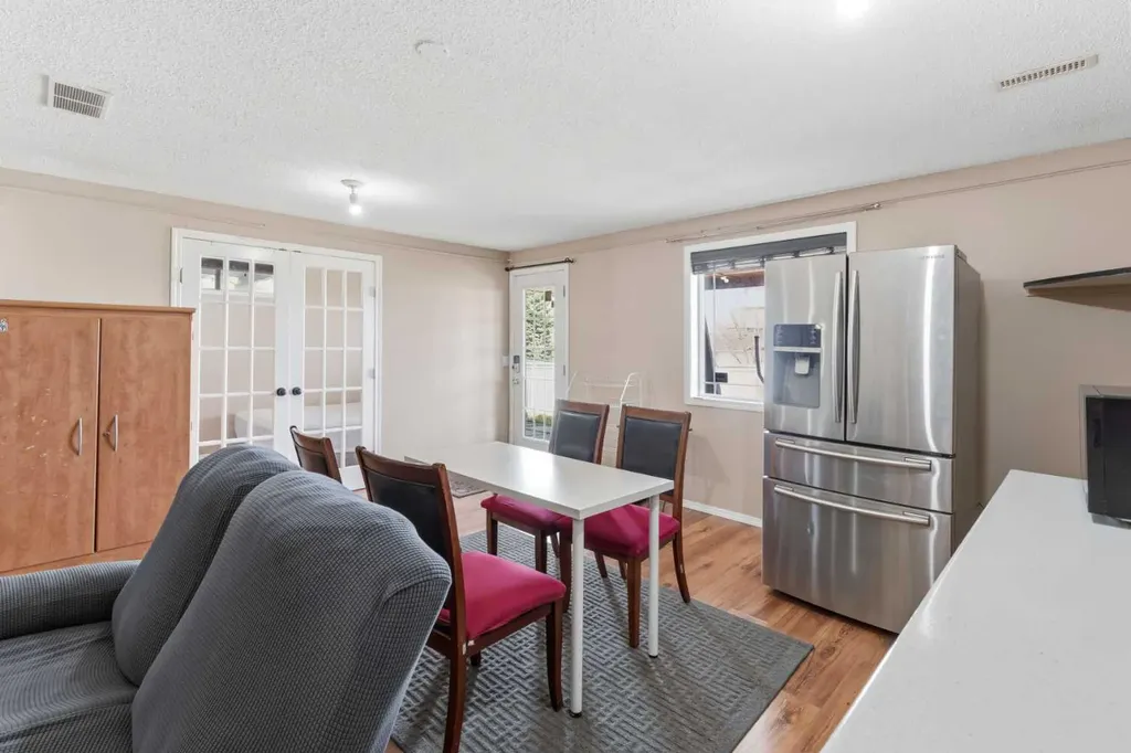 21 Panamount Crescent NW Calgary AB T3K 5L7