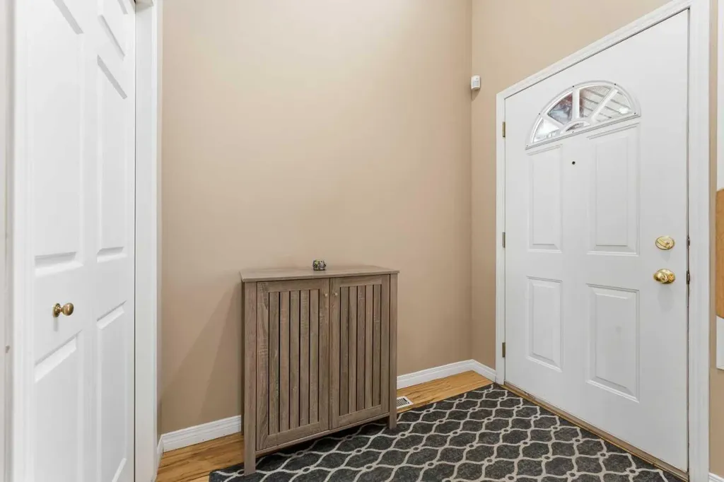 21 Panamount Crescent NW Calgary AB T3K 5L7