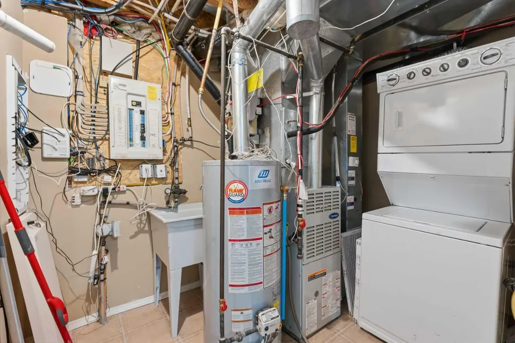 21 Panamount Crescent NW Calgary AB T3K 5L7
