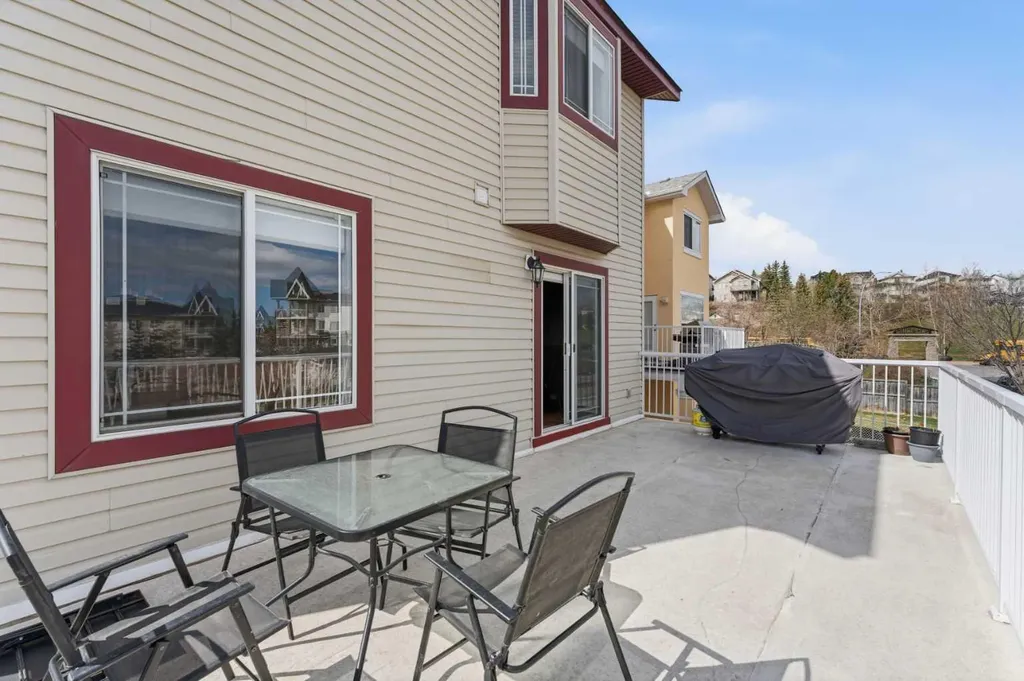 21 Panamount Crescent NW Calgary AB T3K 5L7