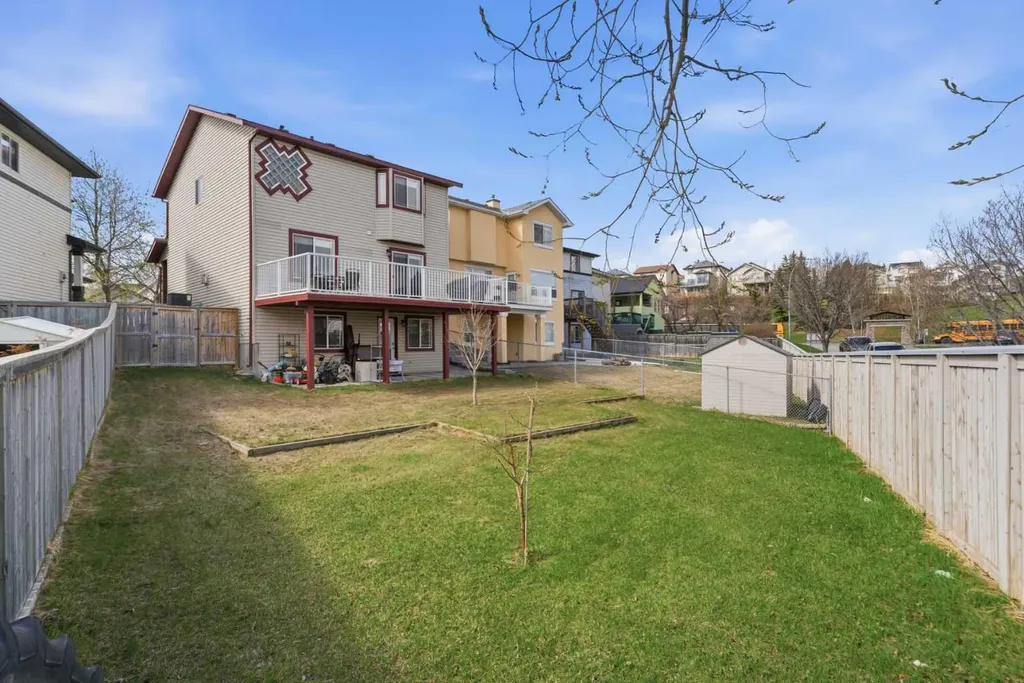 21 Panamount Crescent NW Calgary AB T3K 5L7