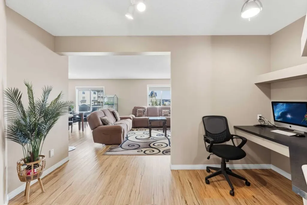 21 Panamount Crescent NW Calgary AB T3K 5L7