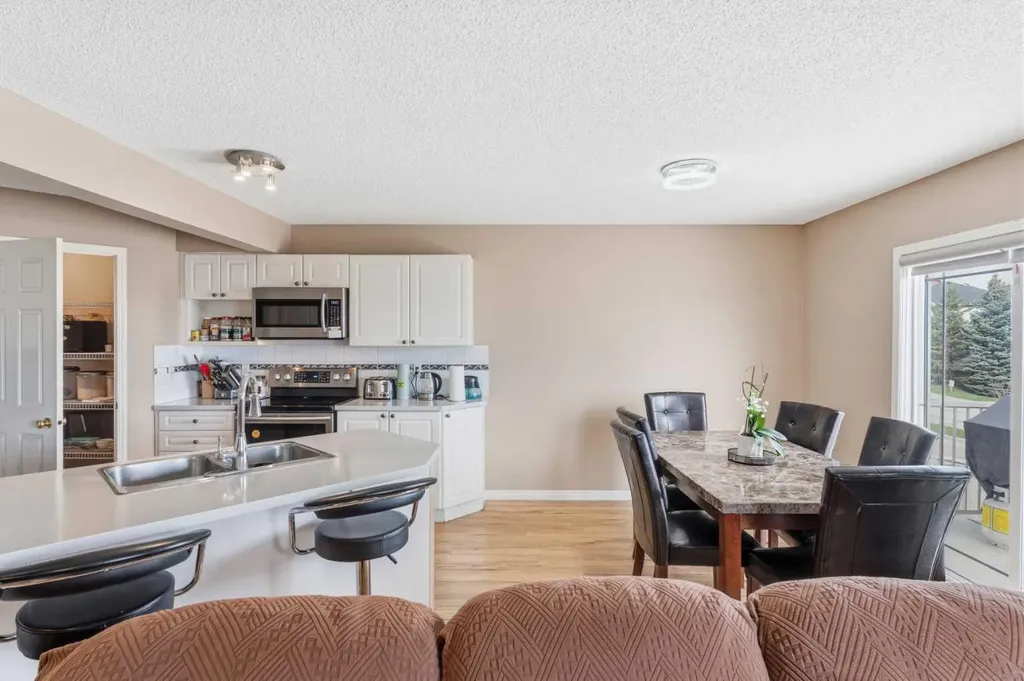 21 Panamount Crescent NW Calgary AB T3K 5L7