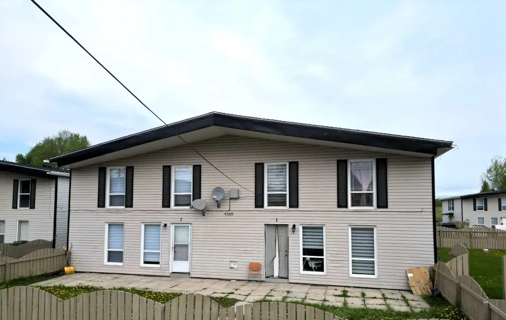 4510 8a Avenue Edson AB T7E 1B3