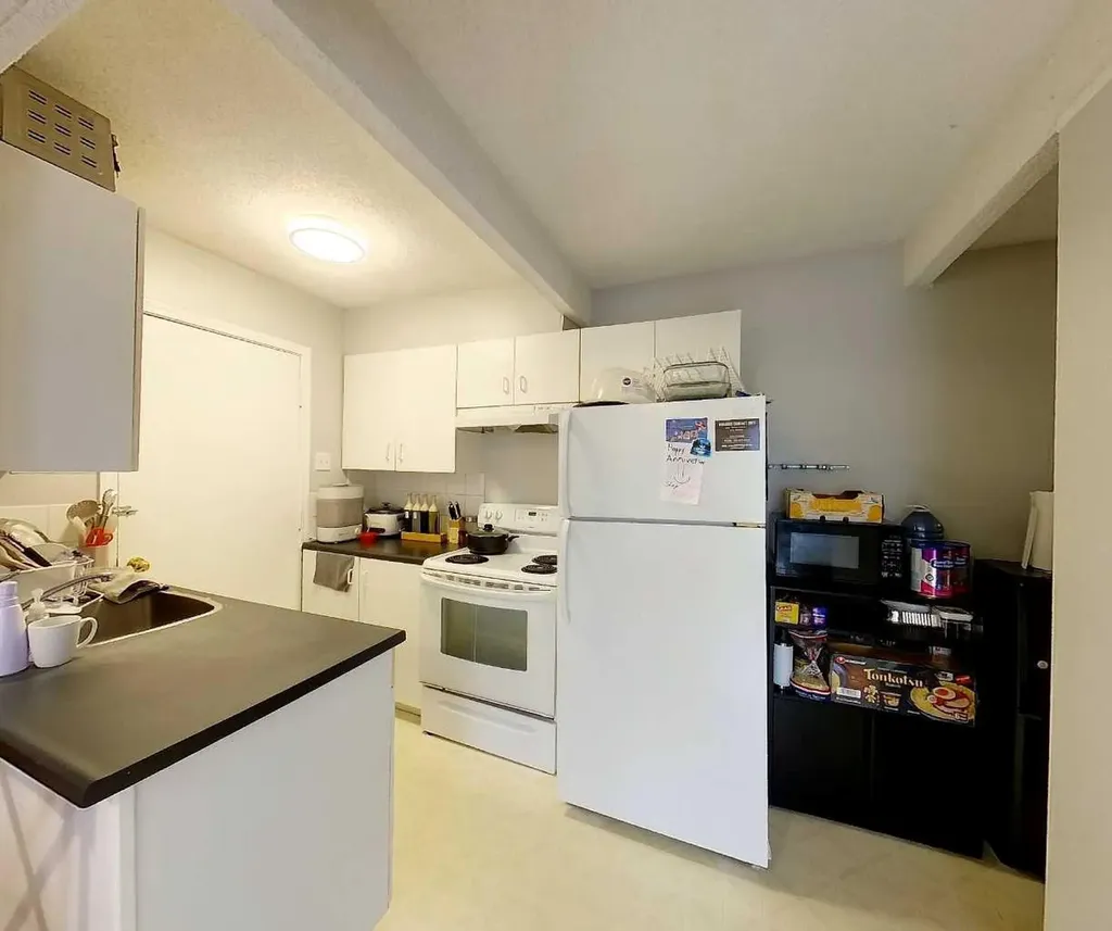 4510 8a Avenue Edson AB T7E 1B3
